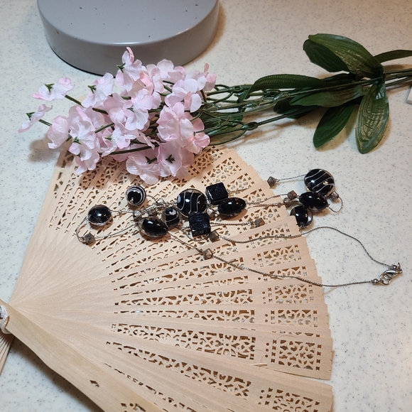 Glass BLACk Beads Necklace for sale - Picture 5 of 13